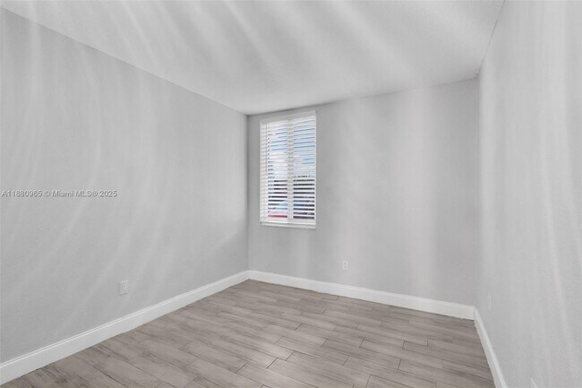 Building Photo - 1885 W 56th St
