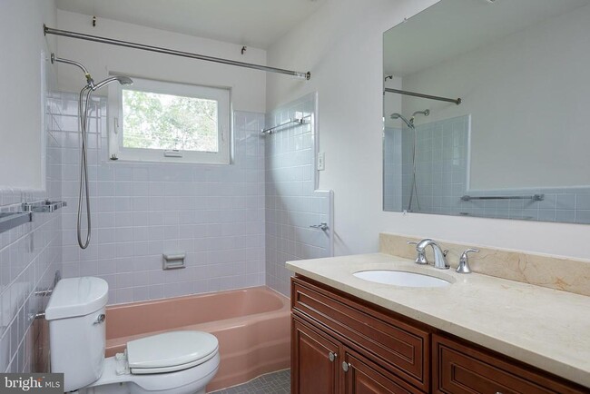 Building Photo - 6716 Tulip Hill Terrace