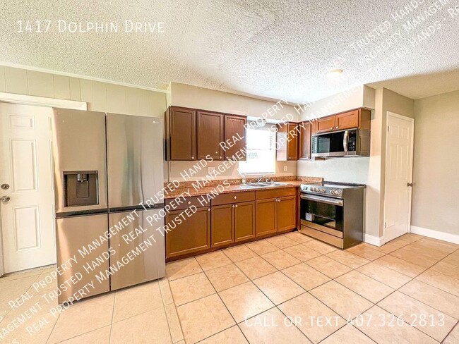 Building Photo - 1417 Dolphin Dr