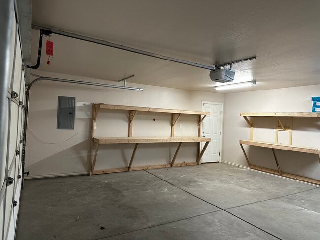 Building Photo - 613 Mesa Vista Dr