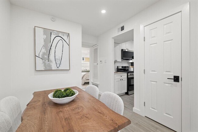 Building Photo - 5911 Sheridan Ave