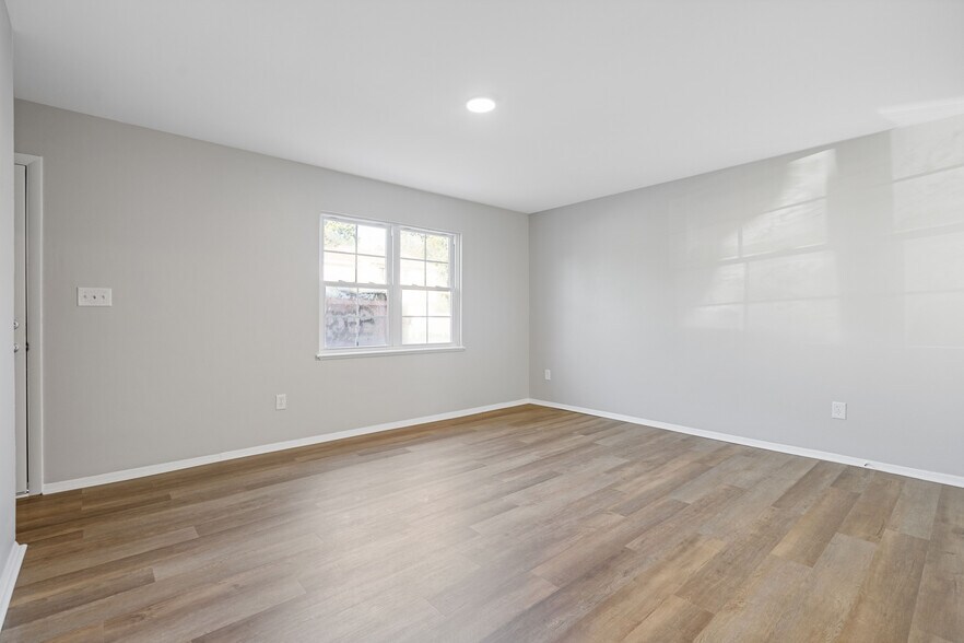 Building Photo - 405 Harbour North Dr