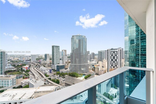 Building Photo - 200 Biscayne Blvd Way