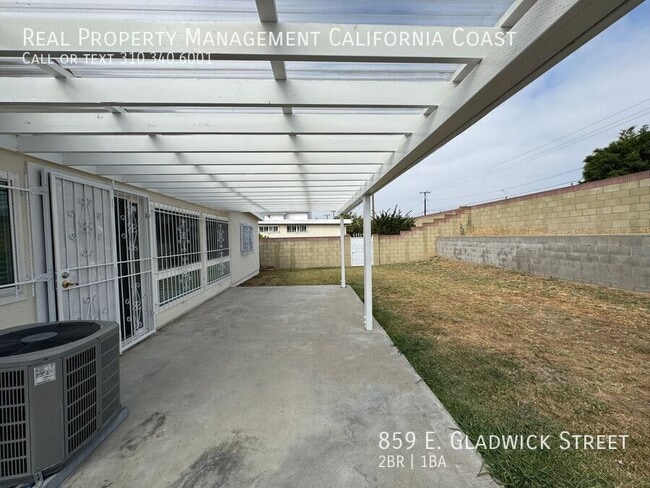 Building Photo - 859 E Gladwick St