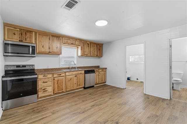 Building Photo - 920 W Ford St