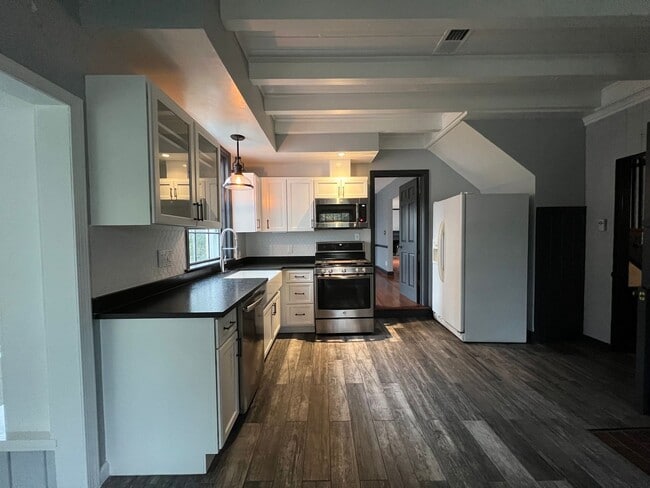 Building Photo - Cool Updated Historic 4/3.5 Farmhouse in Bethesda on Private, 1.5 Acre Lot