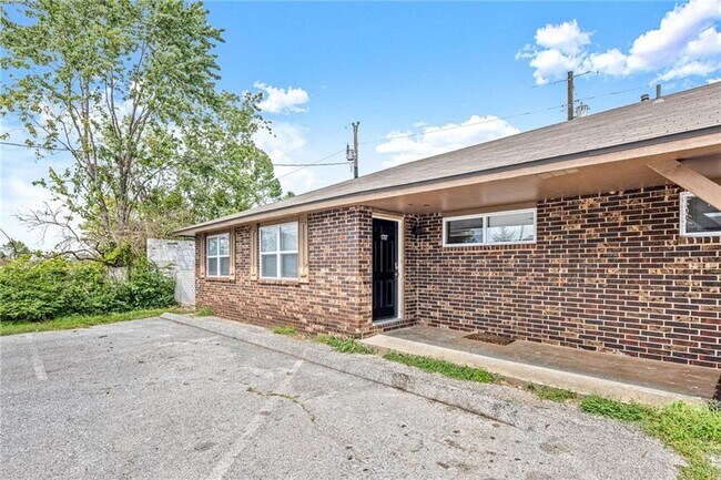 Primary Photo - 1715 W Olrich St