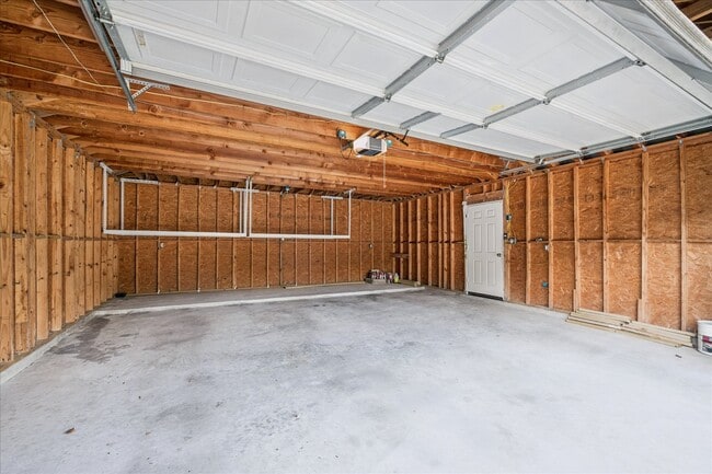 Building Photo - 738 E 28th St