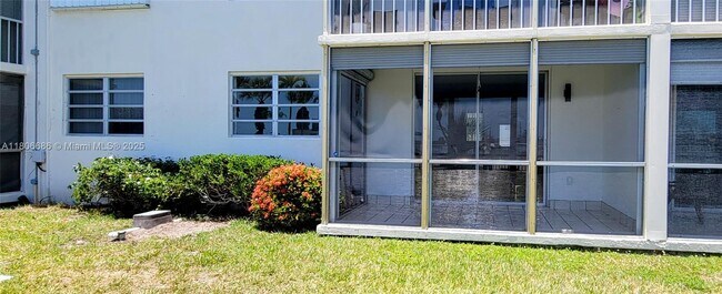 Building Photo - 3010 Marcos Dr