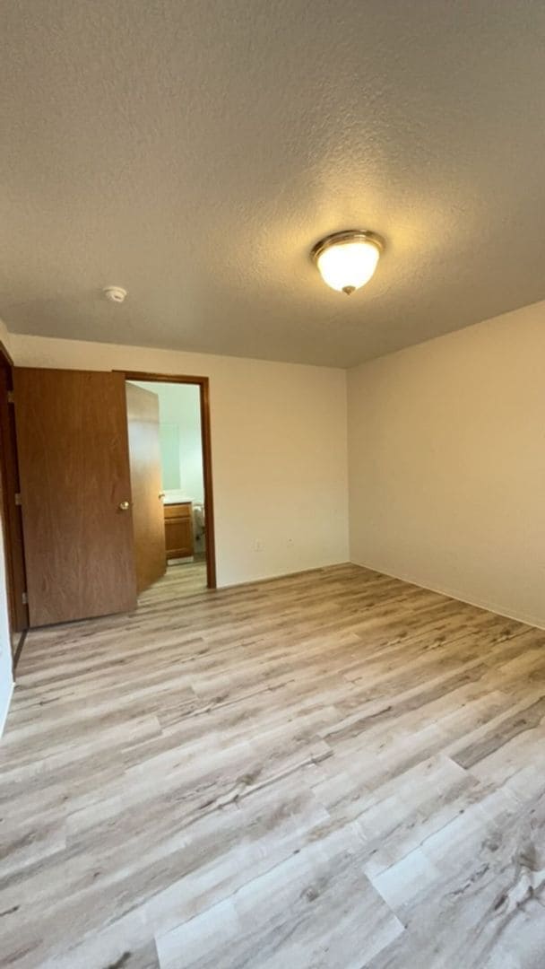 Building Photo - 3 Bedroom 2 bath house