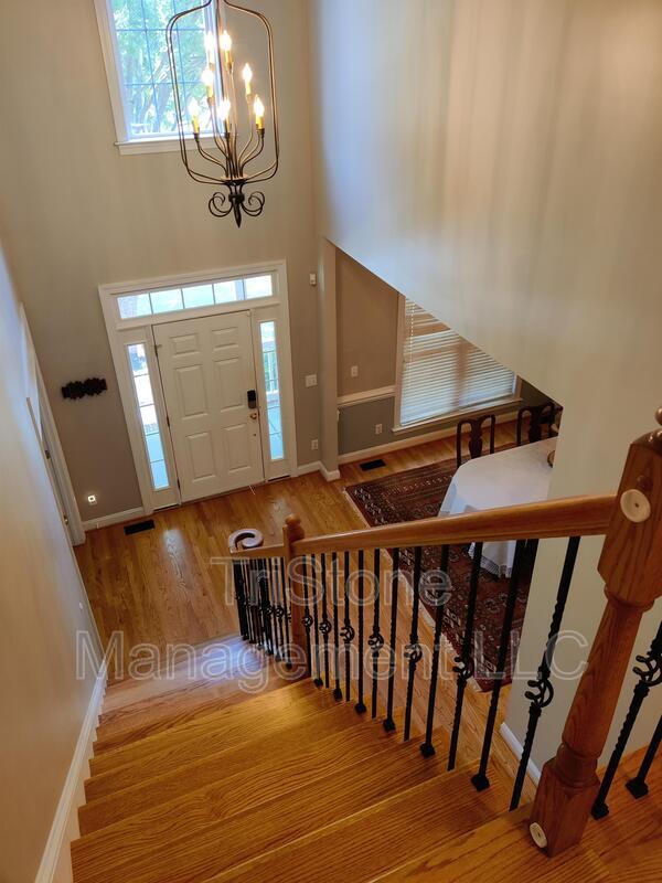 Building Photo - 14512 Harvington Dr