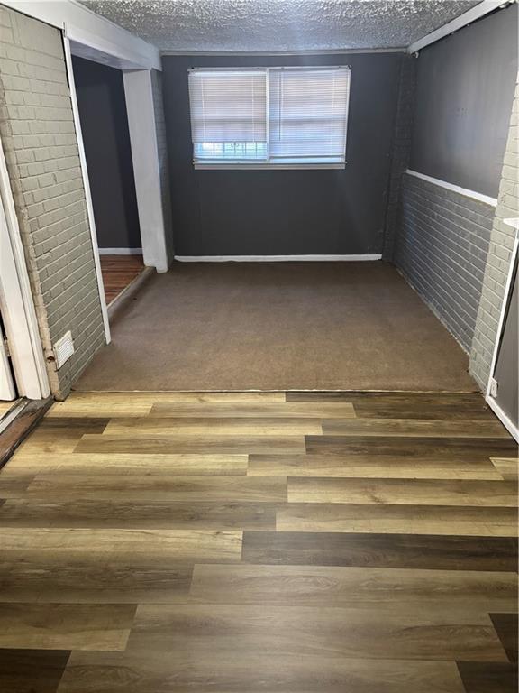 Building Photo - 1961 Valley Ridge Dr SW