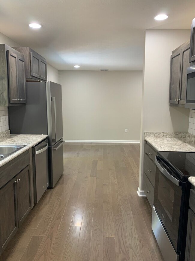 Building Photo - Charming 3 Bedroom Home in Private Setting in Tullahoma...