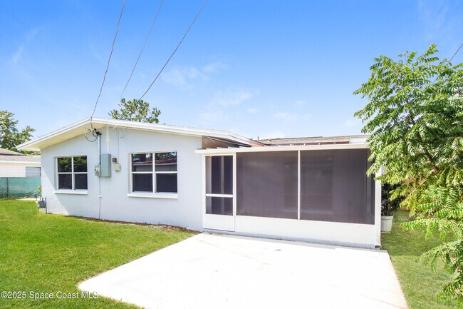 Building Photo - 1710 Jordan Dr