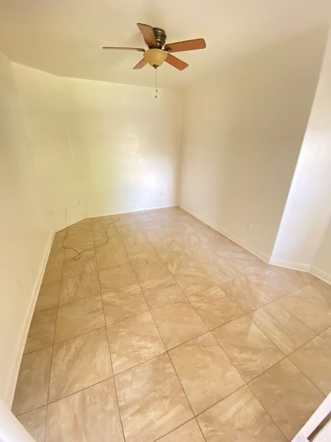 Building Photo - Elegant 3-Bedroom Home in Seven Oaks