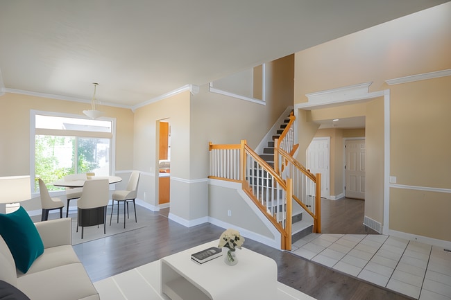 Building Photo - Gorgeous 3-Bed 2.5-Bath Home: w/ Tenant Oc...