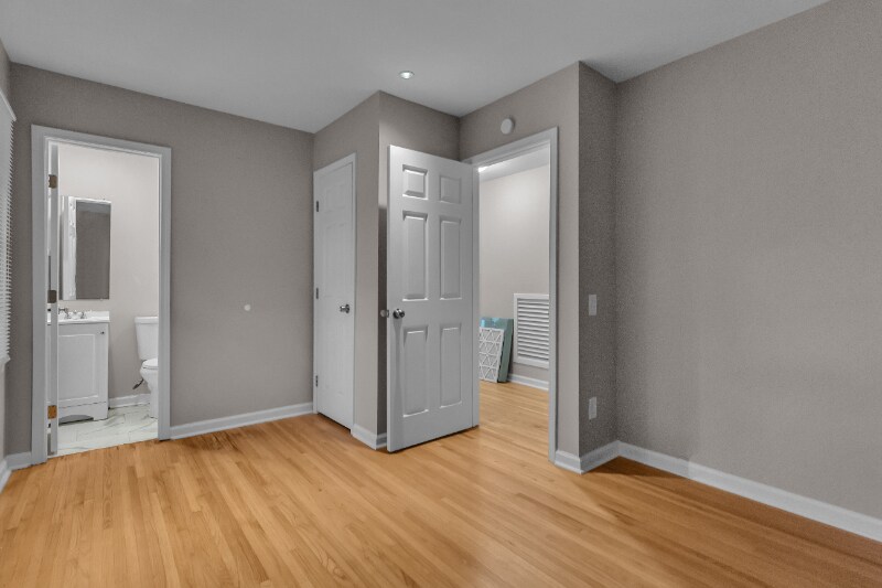 Building Photo - 895 Greg Dr