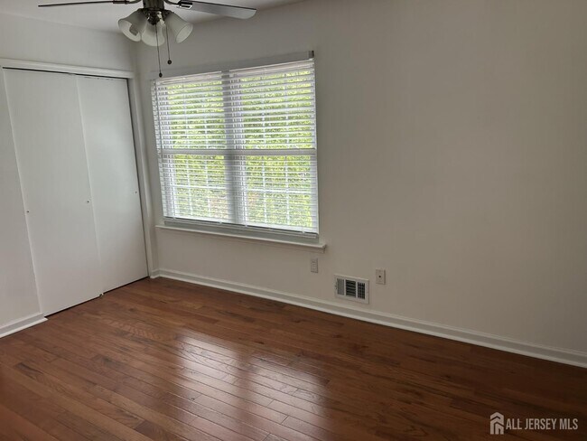 Building Photo - 53 Boxgrove Pl