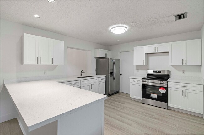 Building Photo - 16900 SW 62nd St