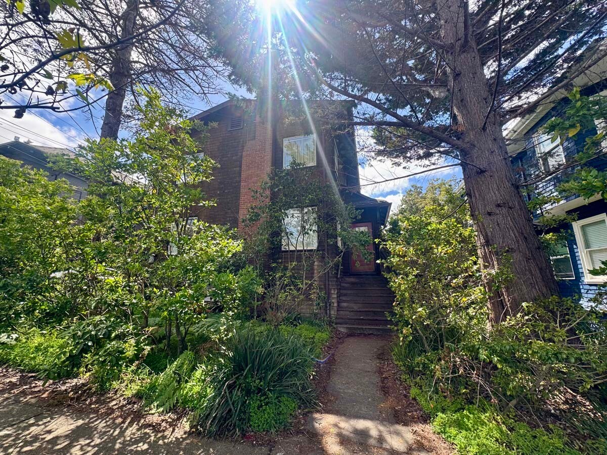 Building Photo - 2836 Derby St