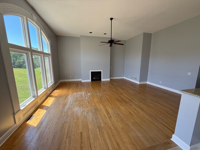 Building Photo - 1686 Sandy Lake Rd