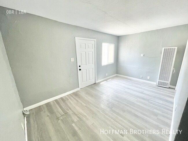 Building Photo - 441 W Santa Cruz St