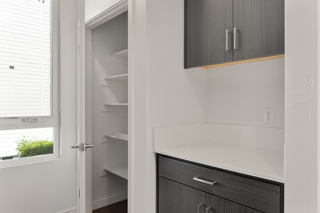 Interior Photo - 17th Place Townhomes