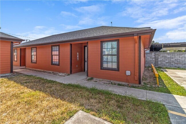 Building Photo - 1408 Pine St