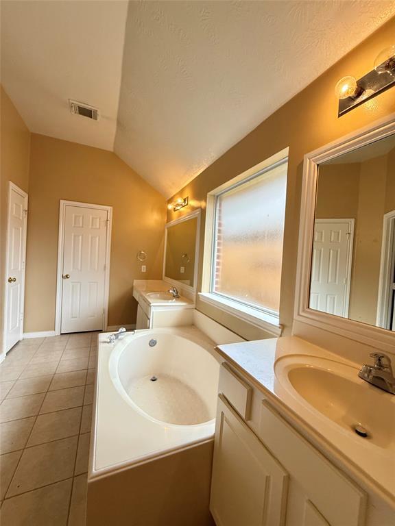 Building Photo - 11115 Creekline Green Ct