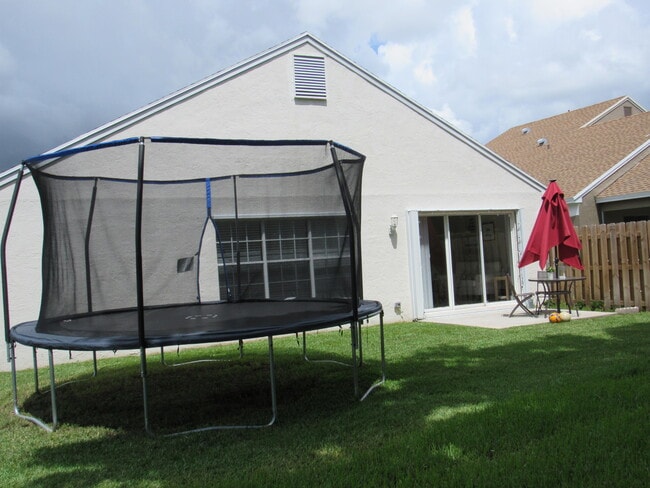 Building Photo - 22444 Middletown Dr