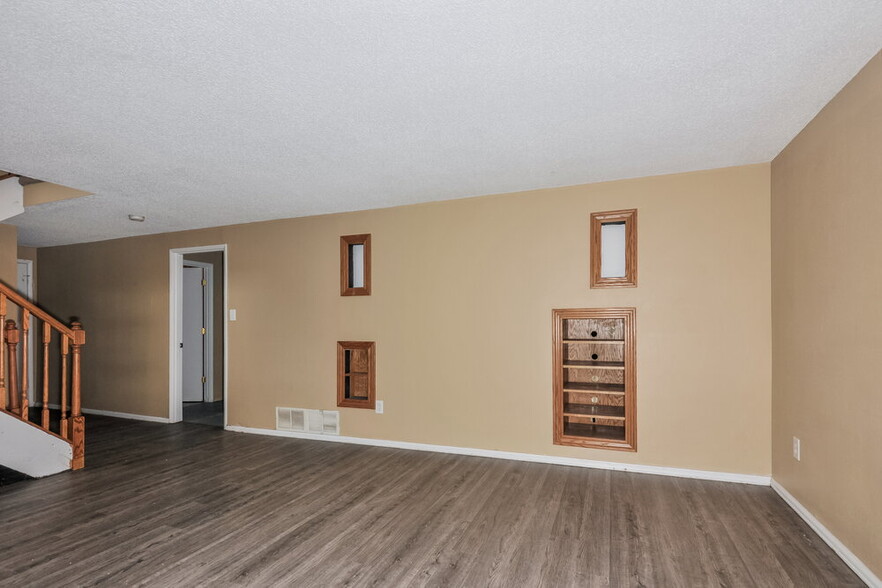 Building Photo - 6911 Candlewick Way