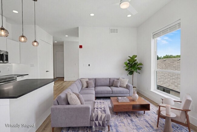 Building Photo - 2217 N Fitzhugh Ave