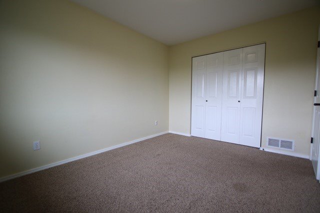Building Photo - 3 Bedroom Eagle River Condo w/ Easy Highwa...