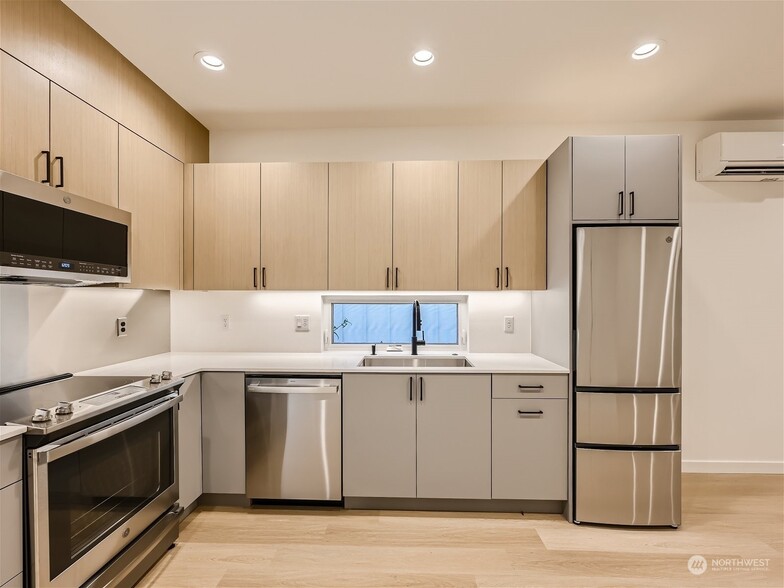 Kitchen - 10346 Wallingford Ave N