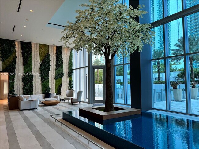 Building Photo - 851 NE 1st Ave