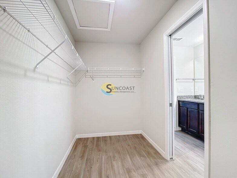 Building Photo - 15335 SW 50th Ave Rd