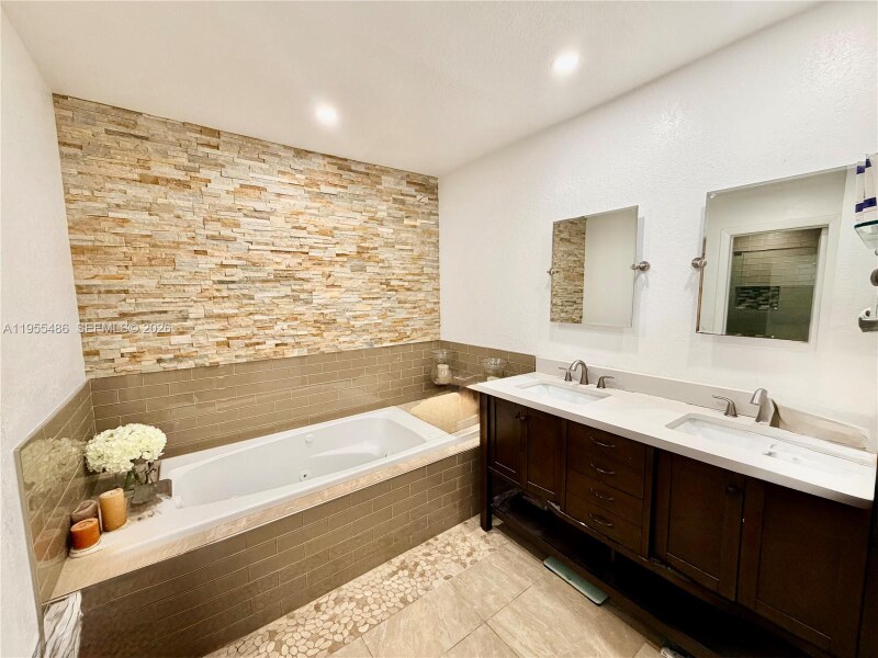 Building Photo - 2865 Begonia Way