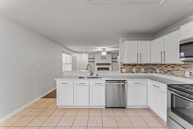 Building Photo - 10926 Acorn Canyon