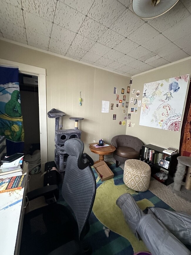 Building Photo - 3 Bed 1 Bath near UWEC! Available June 1st!