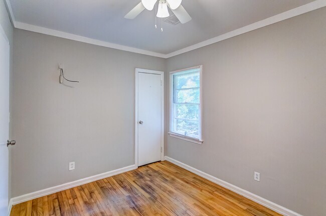 Building Photo - 3720 Pelzer Ave