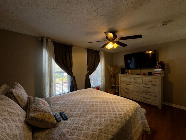 Building Photo - Charming 2 Bedroom/2 Bathroom Townhome with Spacious Yard and Deck in Woodlawn, MD!