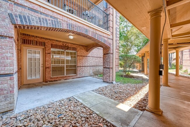 Building Photo - 2803 Kings Crossing Dr