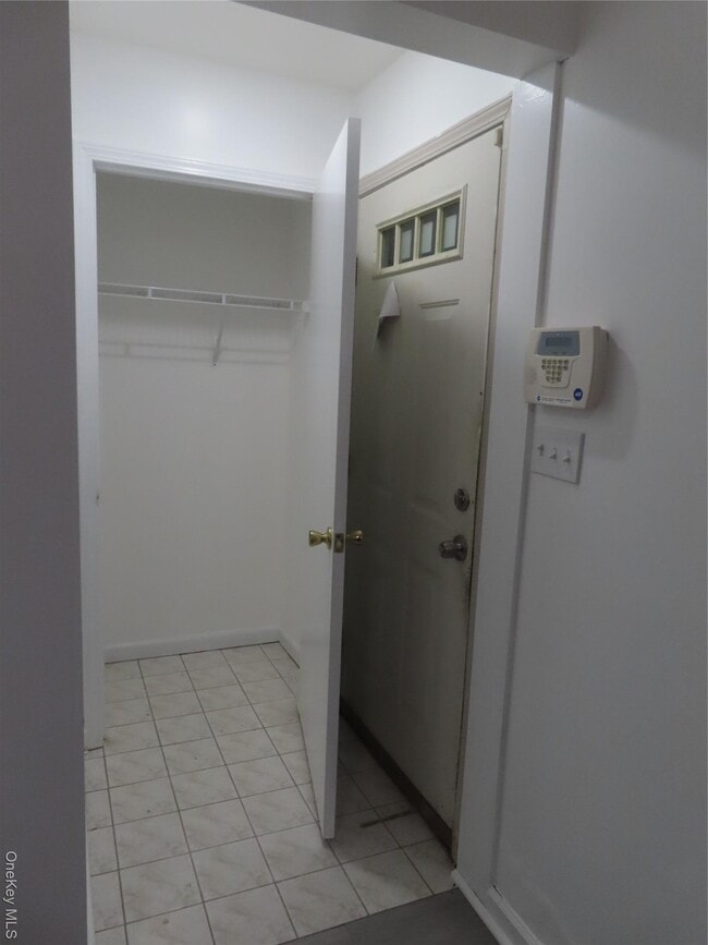 Building Photo - 265 Ruth Ct