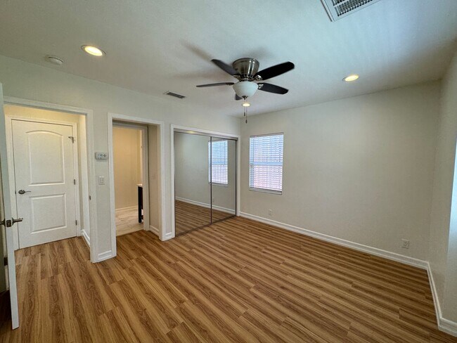 Building Photo - 2150 Crescent Ave