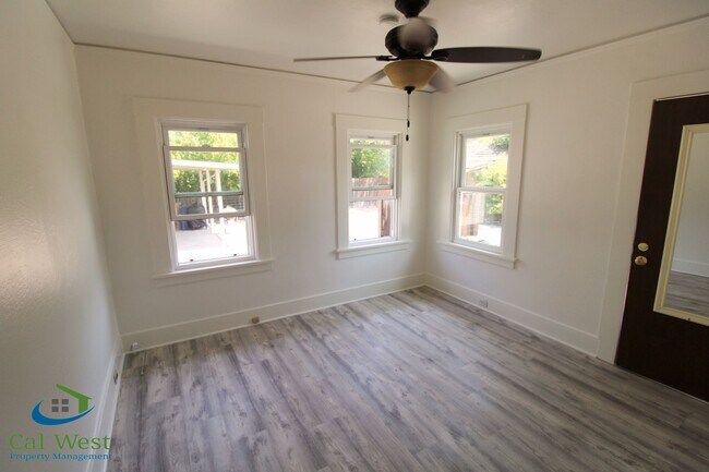 Building Photo - 01149 - P - No Mark Up - 1212-1214 Hester ...