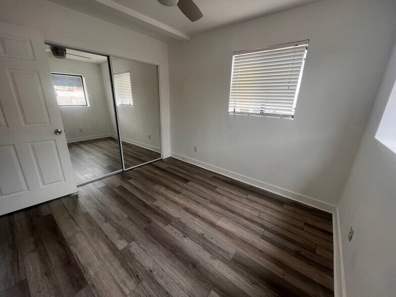 Building Photo - 310 W Earll Dr