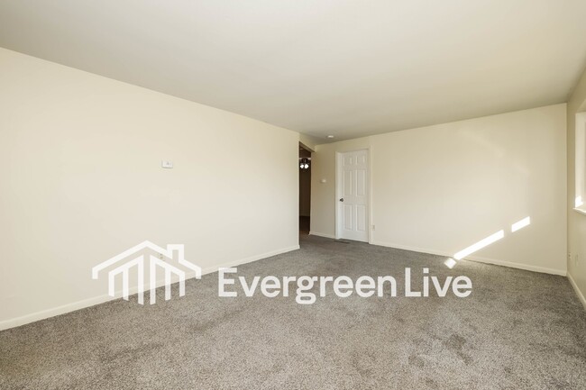 Building Photo - 5063 Sabra Ave