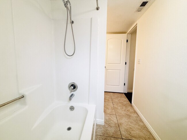 Building Photo - 5700 S 900 E