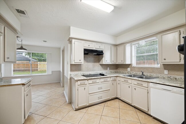 Building Photo - 10407 Rippling Fields Dr