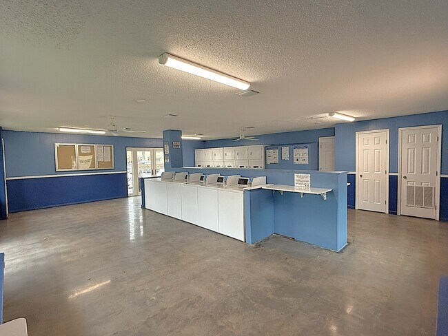 Building Photo - 701 Michigan Ct
